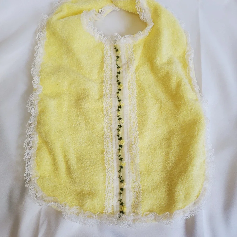 VTG Baby Bib 100% Cotton Made in USA Lace Trim White Pink Roses Alexis Farm Doll